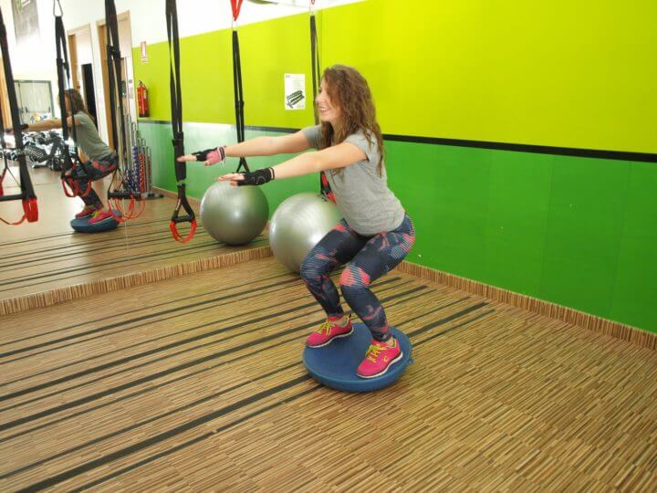 9 ejercicios fuertes con el balón BOSU