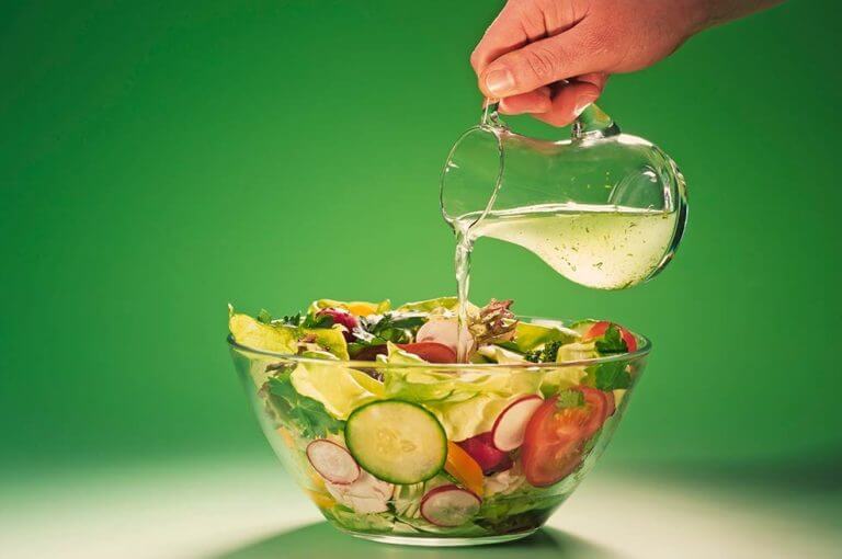 3 ensaladas cetogénicas y muy fáciles de hacer