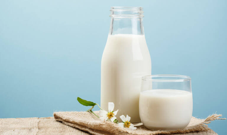 ¿Hasta cuando es seguro beber leche vencida?