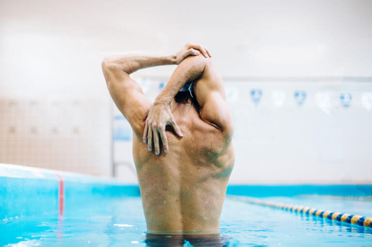 4 ejercicios para calentar antes de ejecutar tu entrenamiento de natación