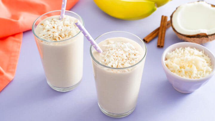 ¿Cómo hacer un smoothie de coco tostado?