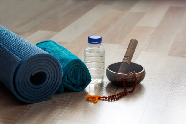 ¿Cómo evitar deslizarte en el hot yoga?