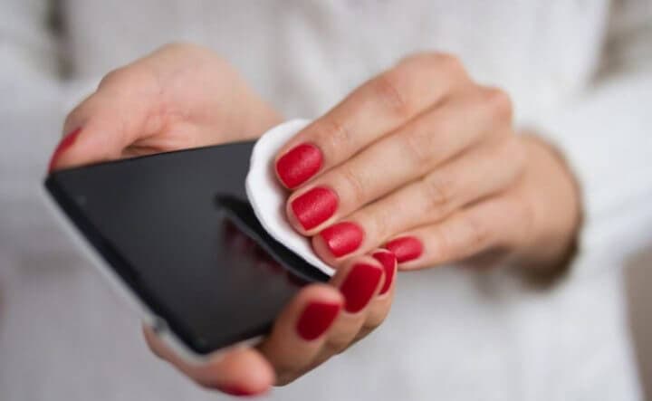 Wilt u uw mobiele telefoon desinfecteren?