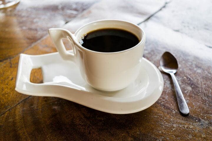 Tomar kafé fortalece el hígado