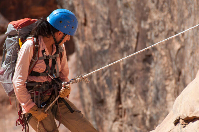 9 accesorios de escalada que no pueden faltar en tu mochila