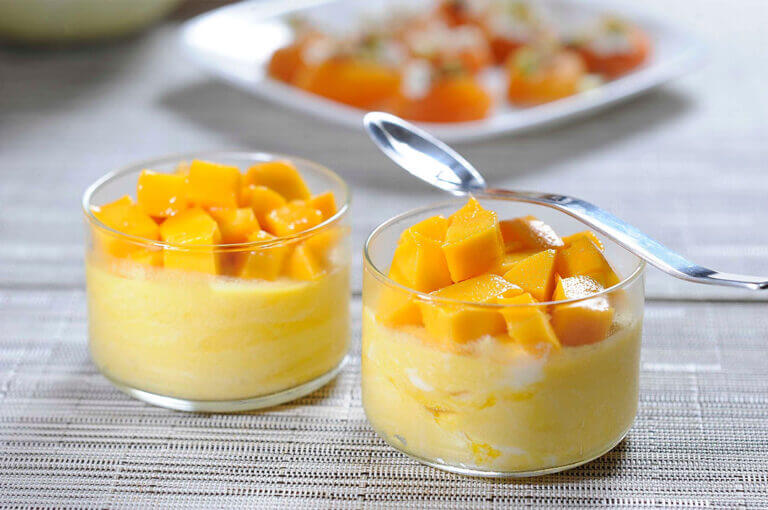 7 recetas de postres saludables con mango que te encantarán