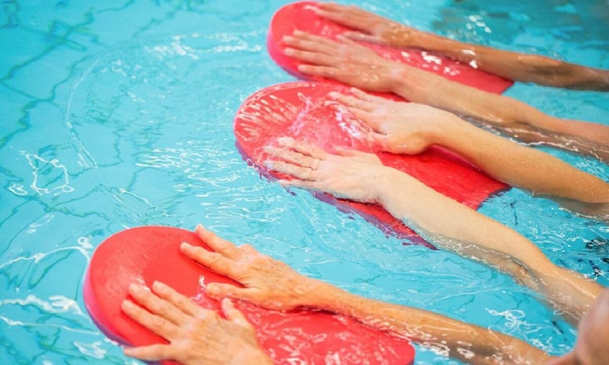 9 accesorios de natación para principiantes que te harán mejorar