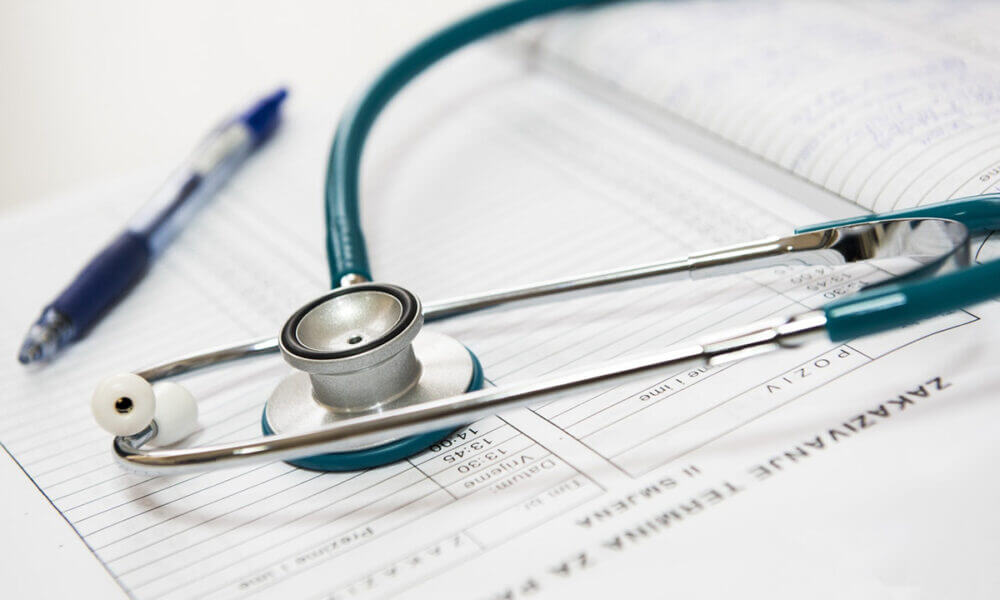 Importancia de acudir periódicamente al medico para controlar enfermedades