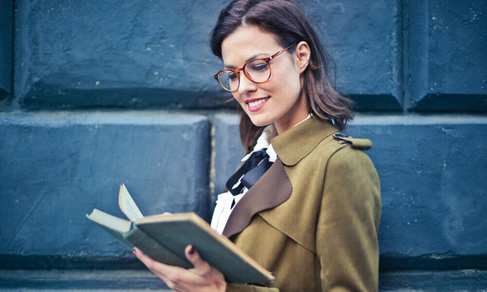 Leer libros de tu interés puede ayudarte a mejorar tu estado de ánimo y tu capacidad cognitiva