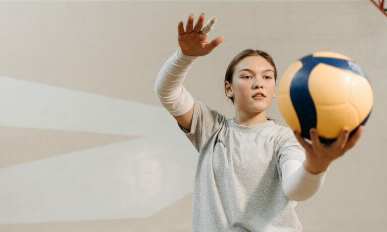 Beneficios de utilizar coderas durante las practicas deportivas